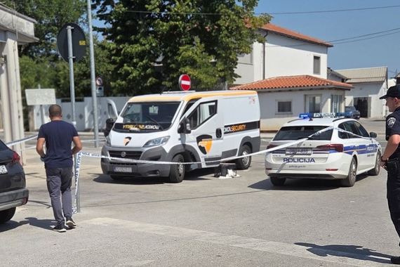 U Bujama opljačkano specijalno vozilo s novcem