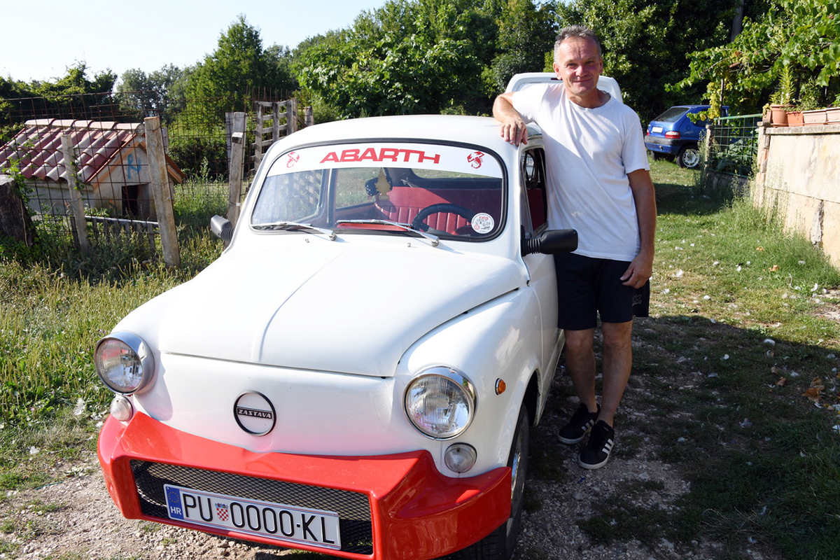 Korado Licul pored svog Fiće Abartha (foto: Roberto Matković)
