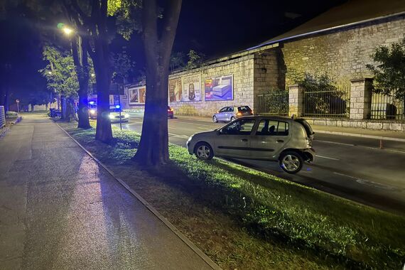 Prometna nesreća kod Uljanika u Puli. Policija na terenu utvrđuje okolnosti