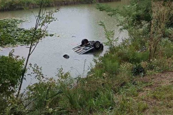 Mlada vozačica teško ozlijeđena u prevrtanju automobila