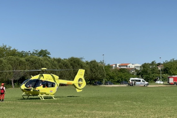 Muškarac (41) zaspao za volanon, jedna osoba (44) teško ozlijeđena. Stigao je i helikopter Hitne