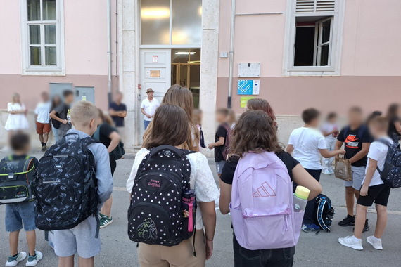 Počela je nova školska godina. U Istri u klupe sjelo 1.958 prvašića. Uvodi se i novi predmet