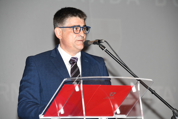 Grad je obećanje koje svaka generacija mora nadograđivati