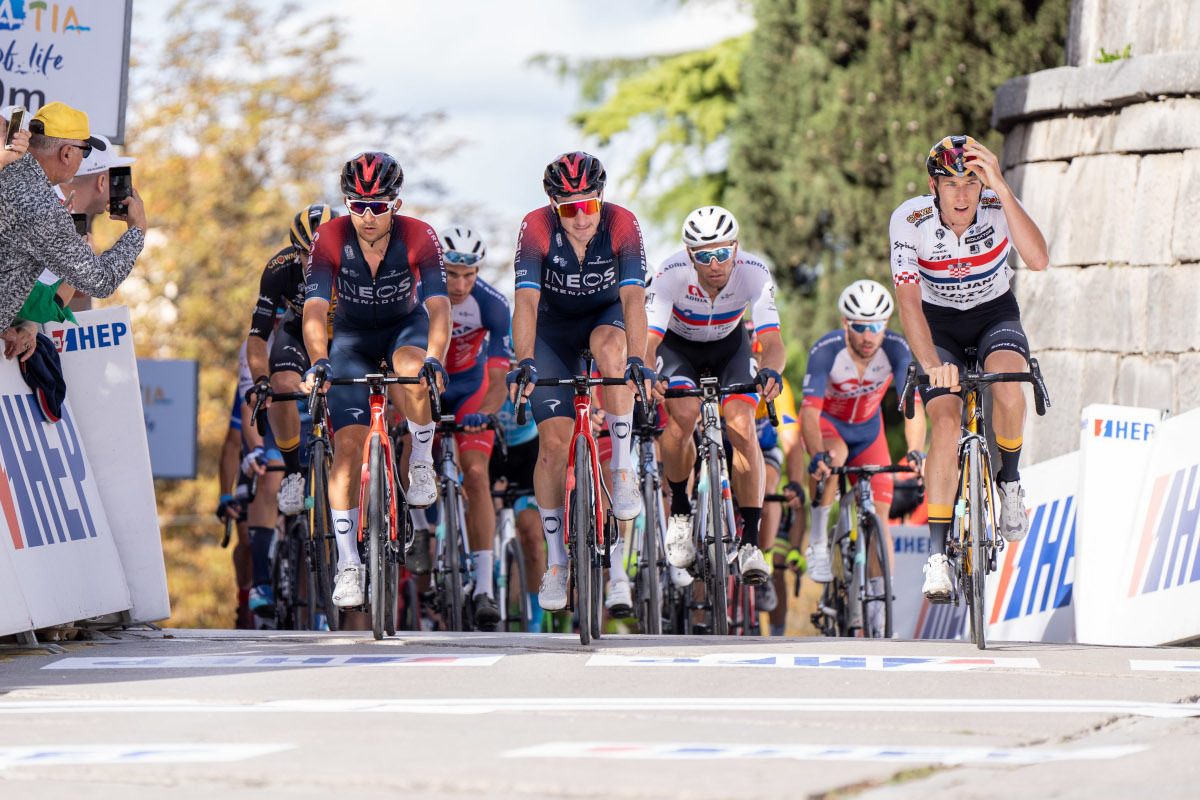 Biciklisti na cilju u Labinu (foto: CRO Race)