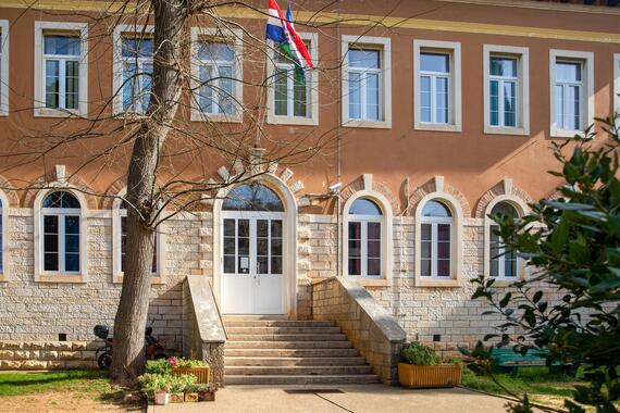 Poplavljena Osnovna škola Fažana. Učenici na online nastavi