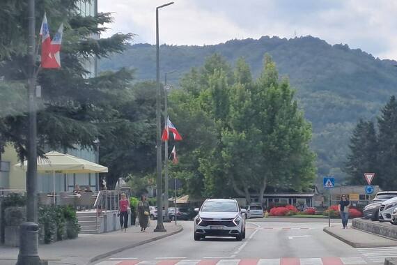 Buzećani izvjesili zastave i spremili sve za Subotinu. Ali kiša mijenja ono najvažnije