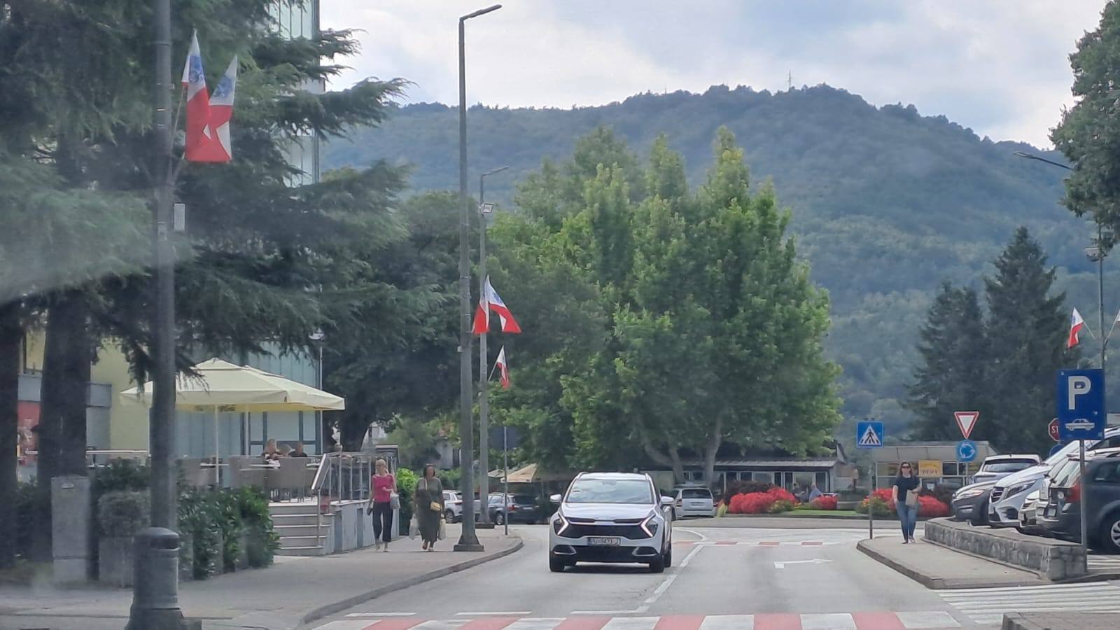 'Okićena' buzetska Fontana (Foto: Park Buzet/Facebook)