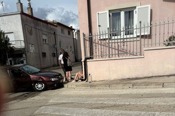 Sudar u Puli: auto 'pokosio' sanitetsko vozilo, lakše ozlijeđeno dijete