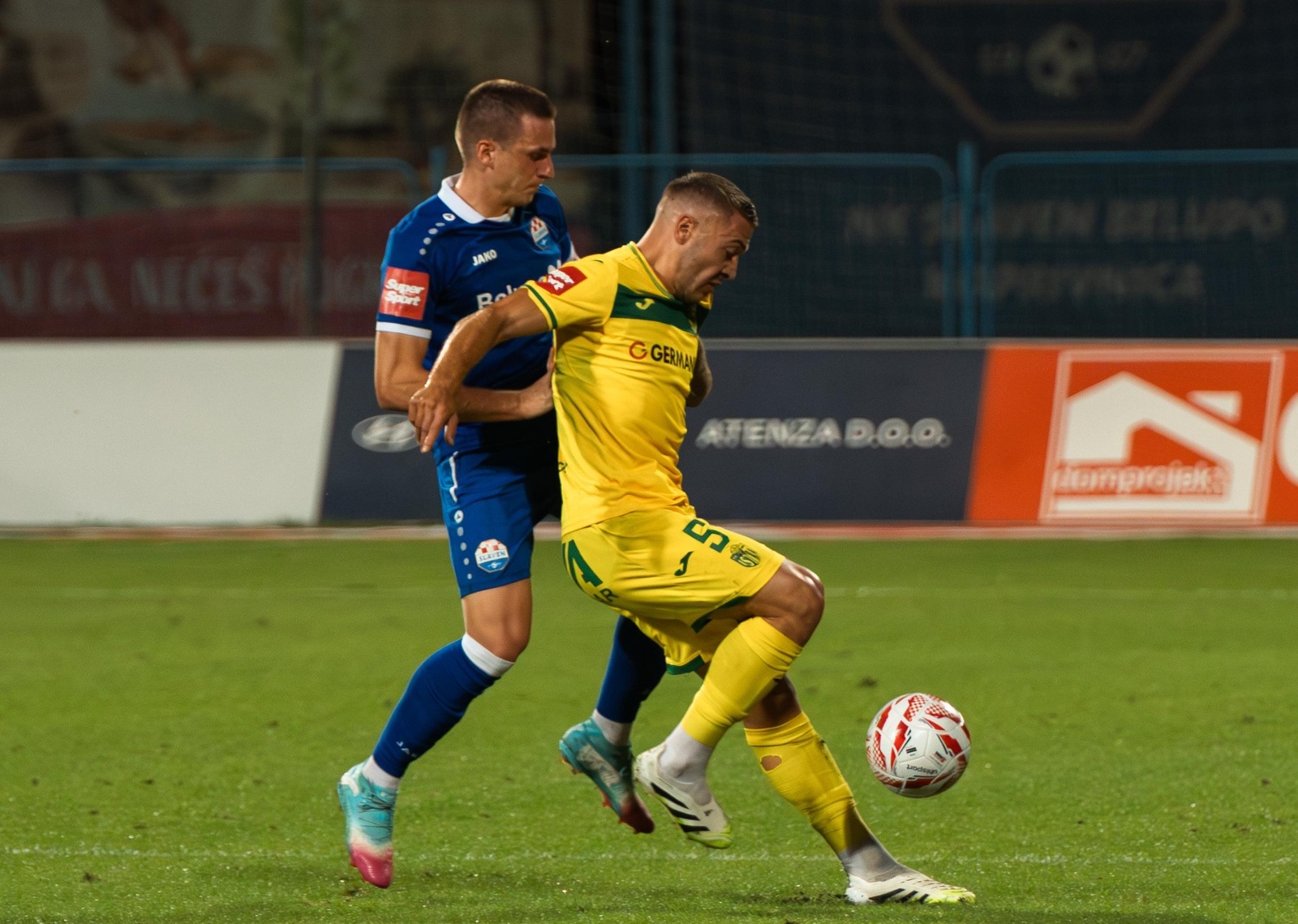 Josip Radošević u duelu s Igorom Lepinjicom 