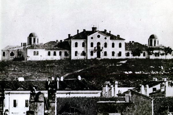 Štorijice s pulske zvjezdarnice. Edi Puh je 1991. godine godišnje izvještaje sabrao u jednu knjigu