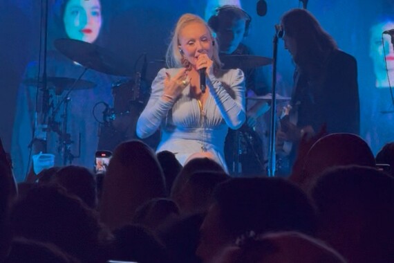 Lepa Brena zapalila publiku u Rovinju! Zaorilo se ‘Mile voli disko’