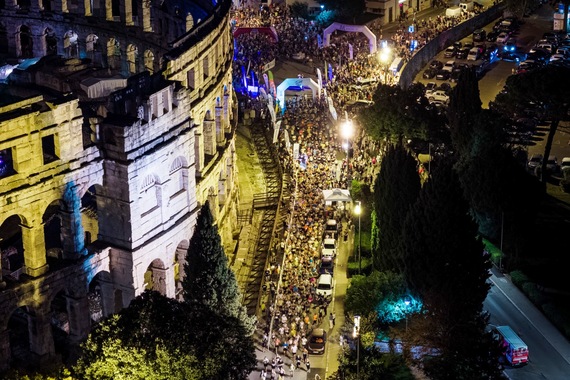 More ljudi na Pula Marathonu: kroz svjetlosne atrakcije do Arene. Pogledajte pobjednike i fotogaleriju