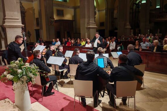 Tamburaši u sv. Eufemiji za finale Ljetnog festivala Rovinj