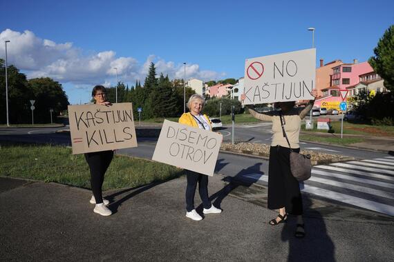 Građani prosvjeduju zbog smrada s Kaštijuna, traži se hitno rješenje. Reagirala je Radojčić iz Možemo