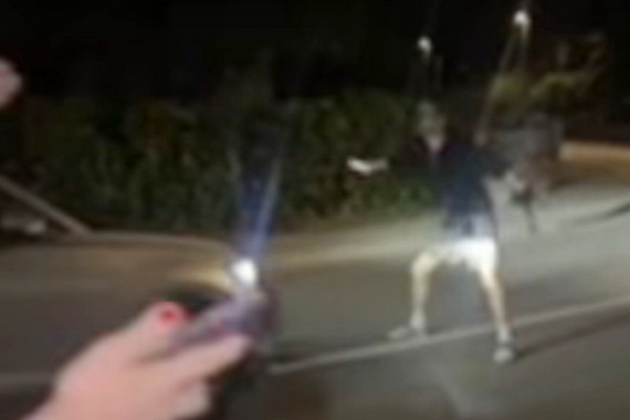 Muškarac u Poreču zaustavljao aute i prijetio pištoljem! Jedno vozilo ga pregazilo. Pogledajte sve na snimku