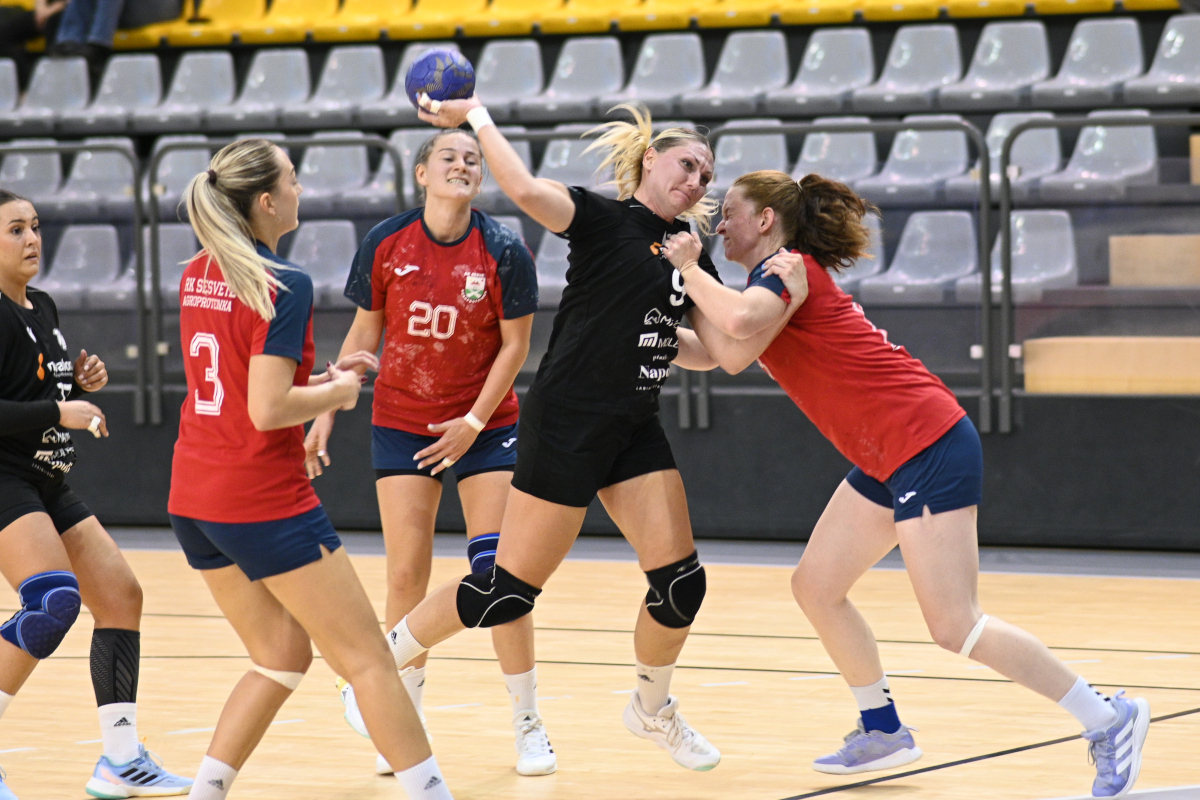PONOVNO NEZAUSTAVLJIVA - Ana Jajčević (foto: Siniša Žulić)