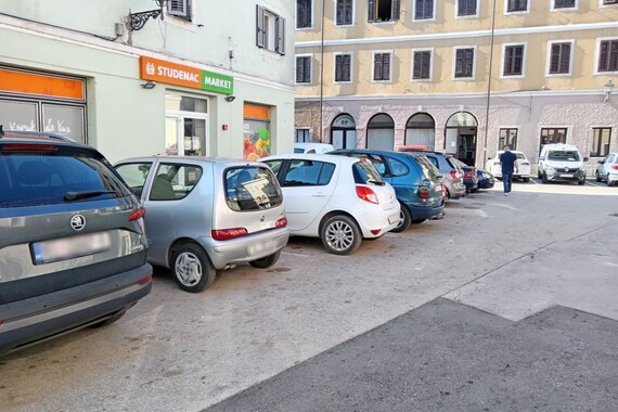 Kaos s parkingom, optužena i gradonačelnica: 'Evo baš sam dobio fotografiju gdje je parkirala...'