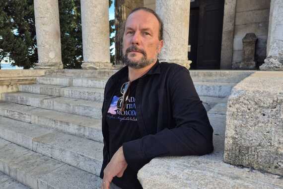 'Djeca još uvijek uče napamet, a ne razumiju. Učimo ih točne odgovore umjesto da ih naučimo postavljati prava pitanja'