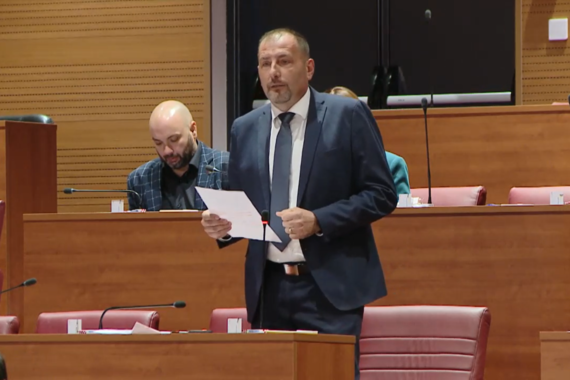 Paus pozvao Primorca da hitno pokrene javnu raspravu žele li građani tvornicu oružja u svom dvorištu