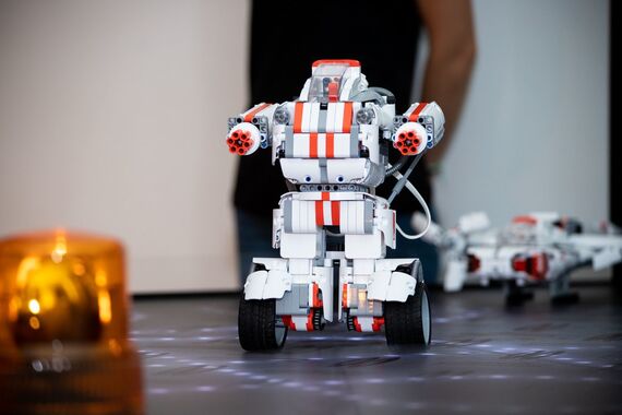 Hvalevrijedan iskorak pazinske knjižnice: Djeca uče programirati uz Lego kocke