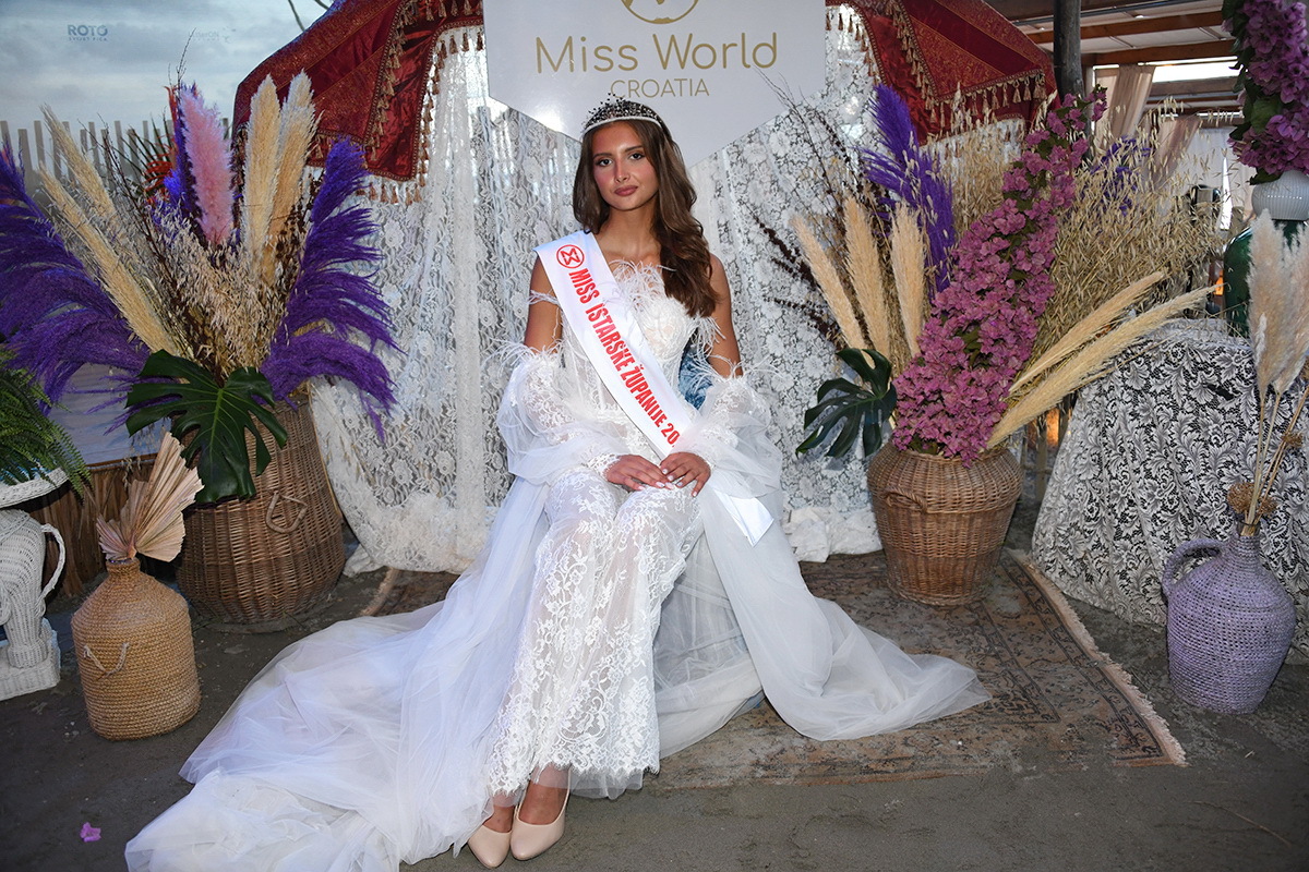 Zara Hurtić na proglašenju Miss Istarske županije u Beach bar Lux u Peroju (foto: Roberto Matković)