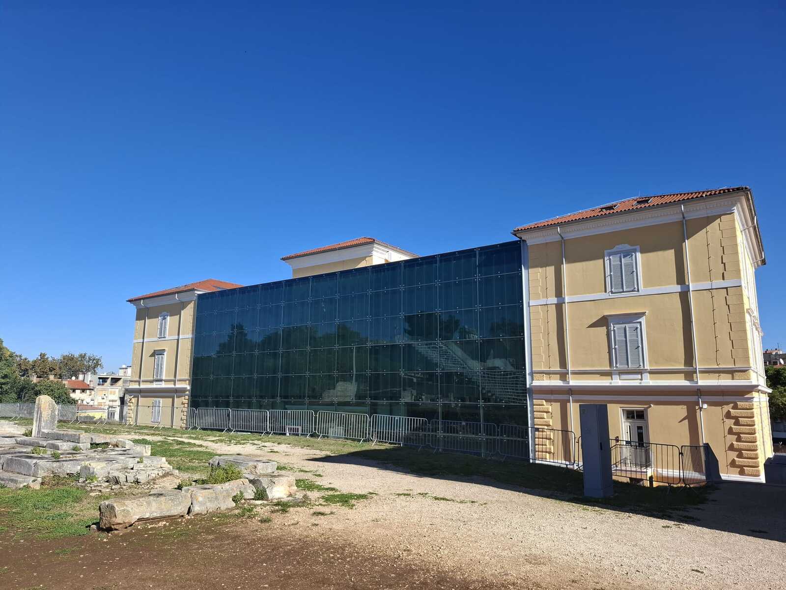 Obnovljena zgrada Arheološkog muzeja Istre u Puli (Foto: Mirjana Vermezović Ivanović)