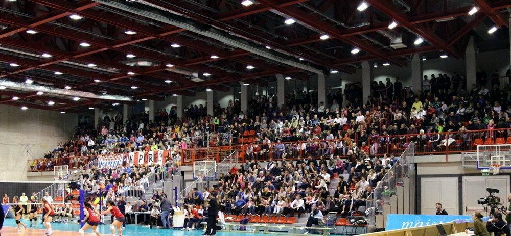 Fantastična odbojkaška predstava pred više od 1000 fanatičnih gledatelja u rovinjskoj dvorani Gimnasium