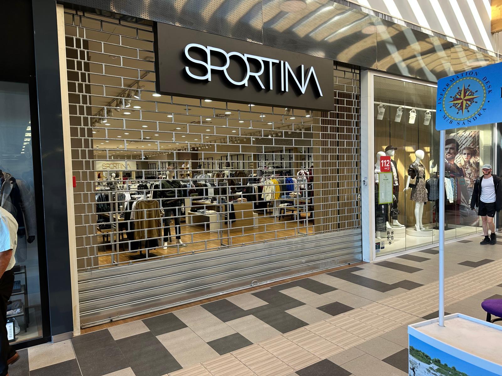 Zatvorena trgovina Sportine u City Mallu Pula (Foto: Nenad Ćakić)