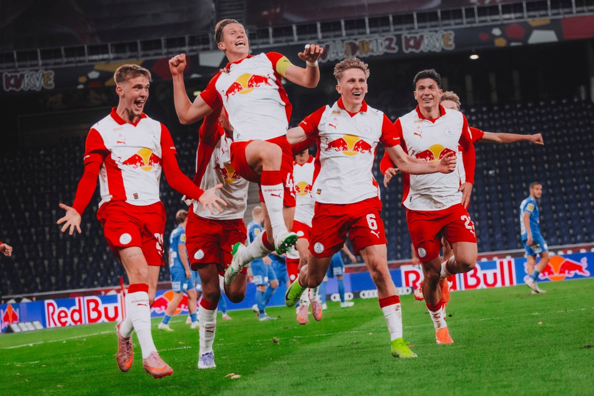 Rocco slavi svoj prvi ovosezonski pogodak protiv  St. Pöltena (Foto: Heiko Mandl - FC Liefering)