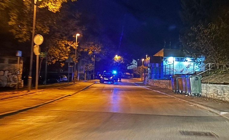 Trenutak uhićenja pulskog policajca Mateja Zdraveskog nedaleko mesnice Libero (Foto: čitatelj)