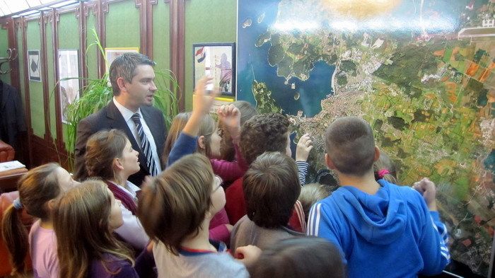 Članovi Dječjeg foruma posjetili gradonačelnika Miletića