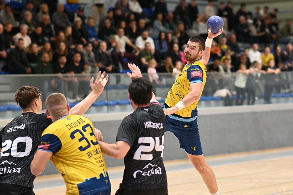 Leon Goldner puca preko Velikogoričke obrane (foto: S. Žulić)