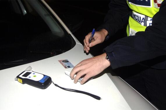 Sjeo za volan pod utjecajem alkohola i dok mu je vozačka oduzeta pa ostao bez automobila