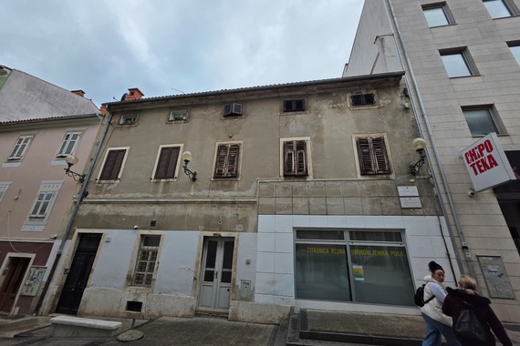 Gradska knjižnica prodaje vrijednu nekretninu u strogom centru Pule. Zanimljivo i po kojoj cijeni