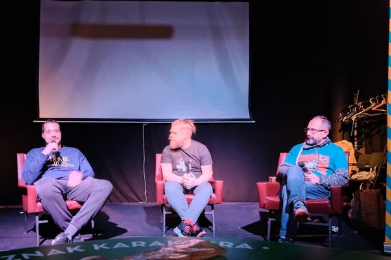 Sinoć održana stand-up komedija, a večeras sviraju Belfast Food i Taccor