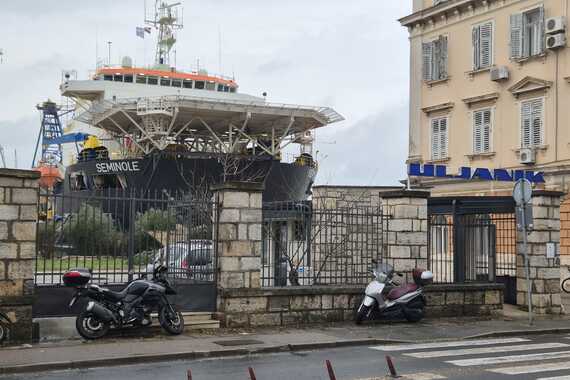 DOZNAJEMO: Liječnici se bore za život stradalog muškarca na brodu u Uljaniku. Prve informacije otkrivaju što se dogodilo 
