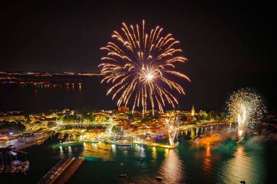 Grad Novigrad prvi put božićnice isplaćuje u novčanom iznosu direktno na račun korisnika