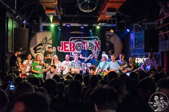 Klub Kotač slavi osmi rođendan. U subotu velika svirka