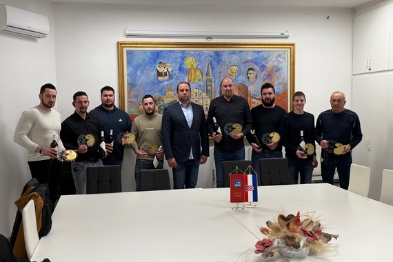 Načelnik Plavčić primio zlatnu hrvatsku cornhole reprezentaciju. U njoj i Žminjac Igor Galant
