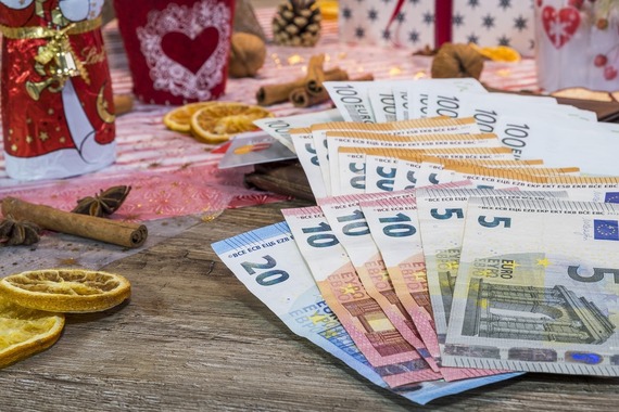 U Kanfanaru dijele novčane bonove za umirovljenike i potrebite. Pripremili su i pakete