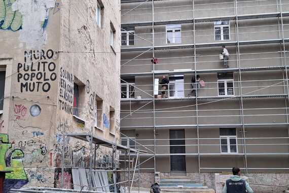  Obnova Rojca na pola puta. Ovo je nova fasada, pogledajte murale koji će tu biti još koji dan   