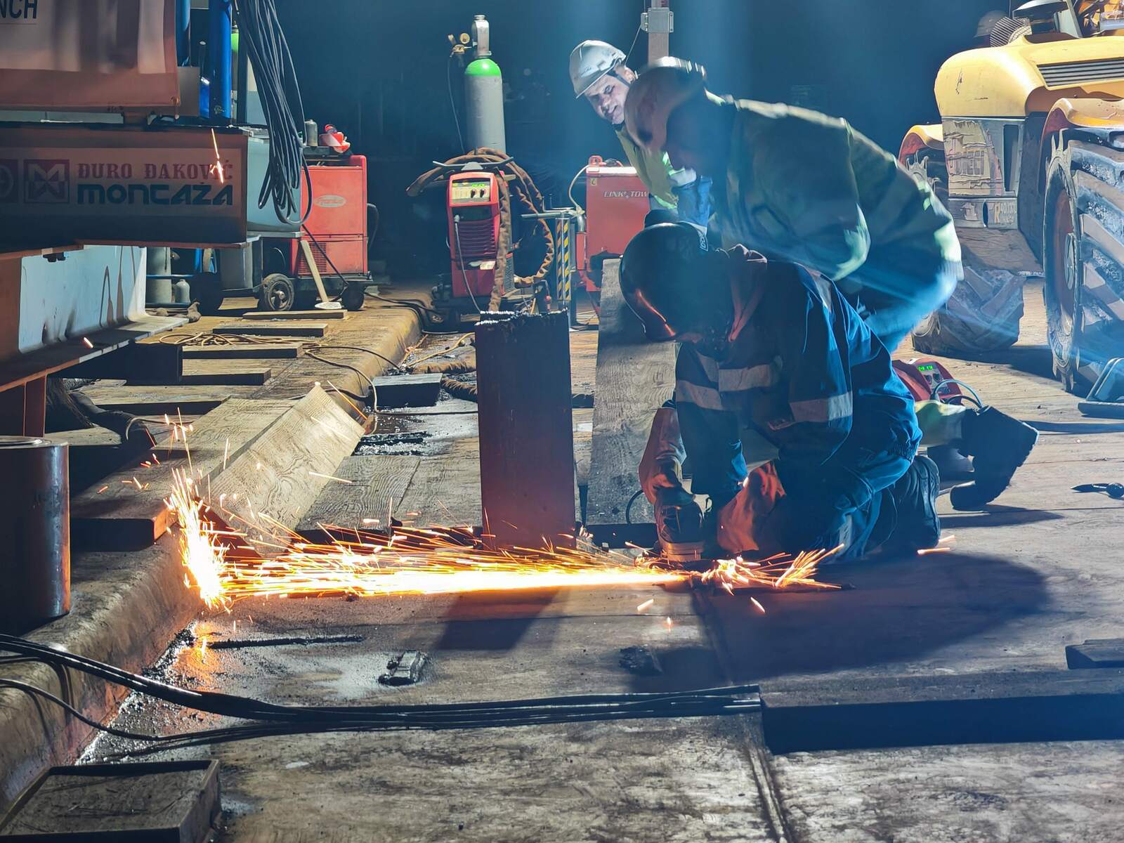 Užurbani noćno spajanje sredine vijadukta (Foto: Aldo Pokrajac)