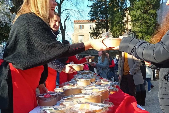 Za Badnje jutro tradicionalna besplatna podjela bakalaja