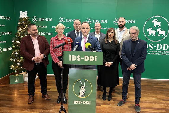 Na predbožićnom druženju s novinarima Loris Peršurić promovirao svog budućeg zamjenika