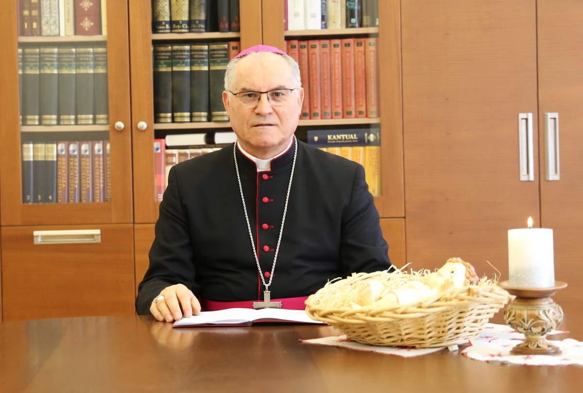 Porečki i pulski biskup Ivan Štironja