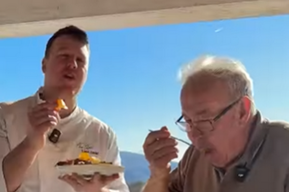 Nono Jakov i popularni kuhar u akciji! Evo kako pripremiti savršenu janjetinu pod pekom!