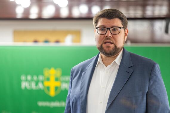 'Dok sam ja gradonačelnik, pjevač kojemu je 1945. bila loša, neće nastupati u Puli'
