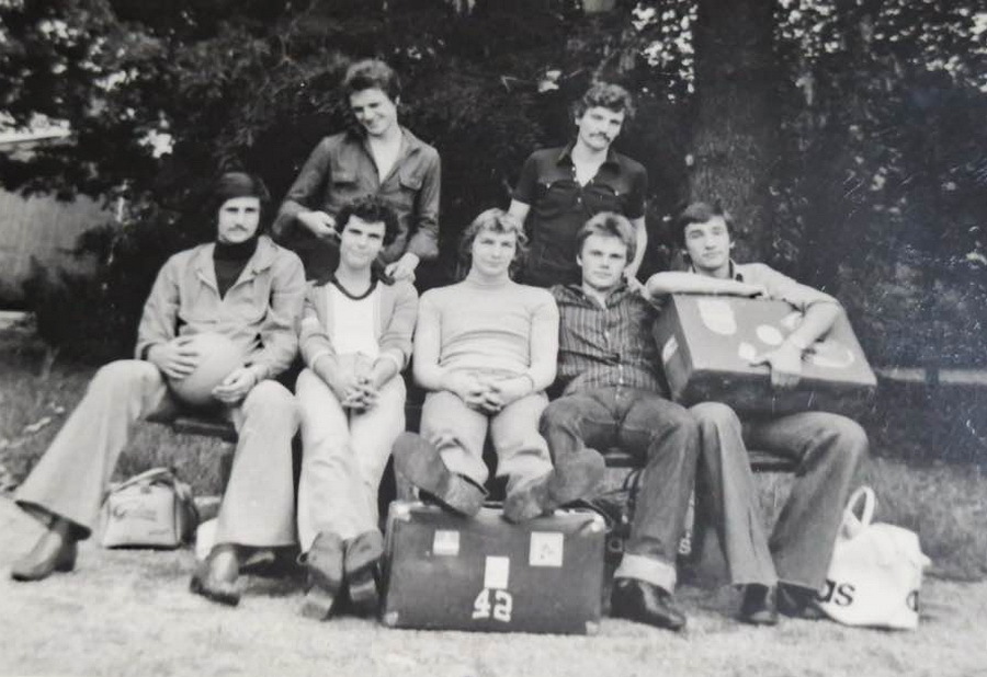 Sjede (s lijeva): Sandro Pilar, Mladen Šušnjić, Krešo Kulušić, Ivan Nino Jakovčić i Pino Dotto, dok stoje Ivan Herak i Milan Markežić.