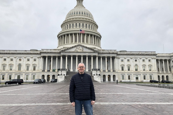 Od Trsta do iPhonea: kako je Amerika oblikovala naše vrijednosti i kako se taj svijet pred nama raspada