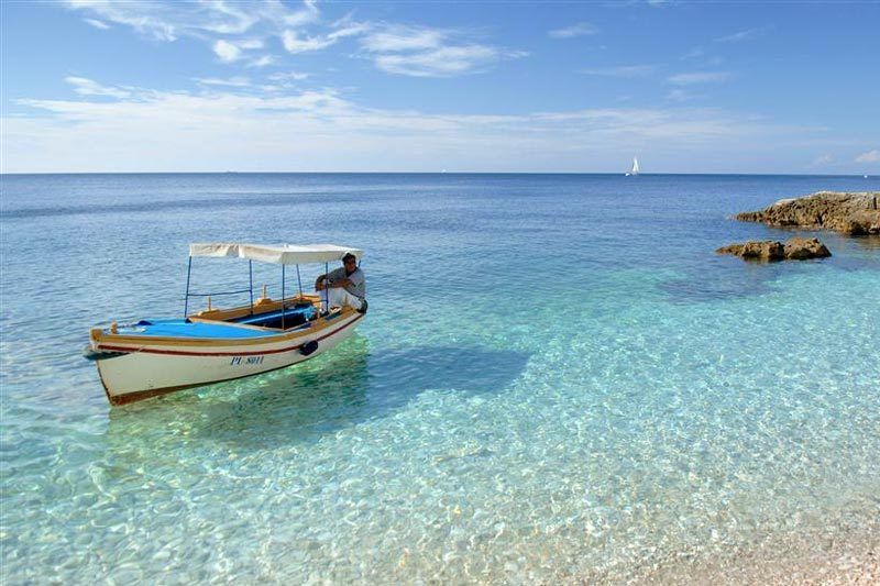 Istra je za 2013. godinu osvojila priznanje u kategoriji Beach Holidays odnosno morskih destinacija u Hrvatskoj